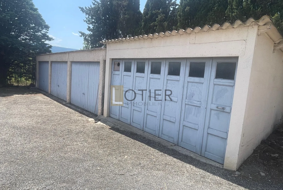 Maison 4 chambres avec grand terrain à Serviès-en-Val dans l'Aude 