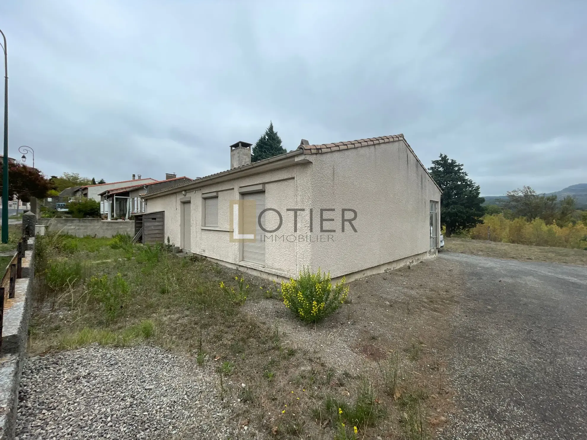 Maison 4 chambres avec grand terrain à Serviès-en-Val dans l'Aude 