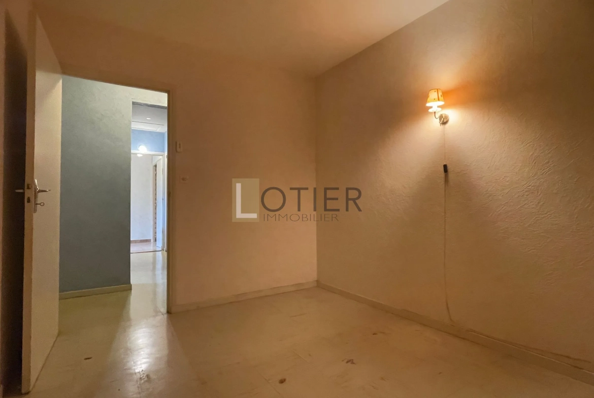Maison 4 chambres avec grand terrain à Serviès-en-Val dans l'Aude 