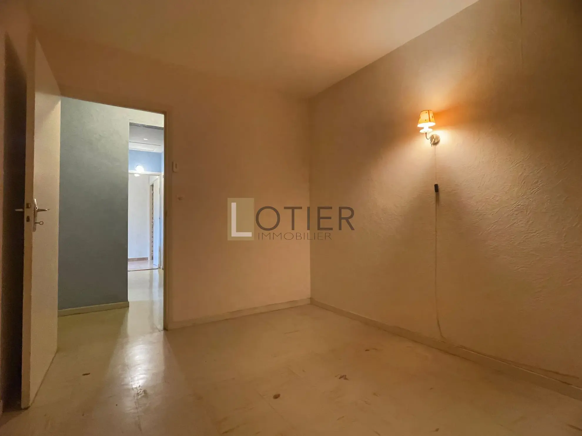 Maison 4 chambres avec grand terrain à Serviès-en-Val dans l'Aude 