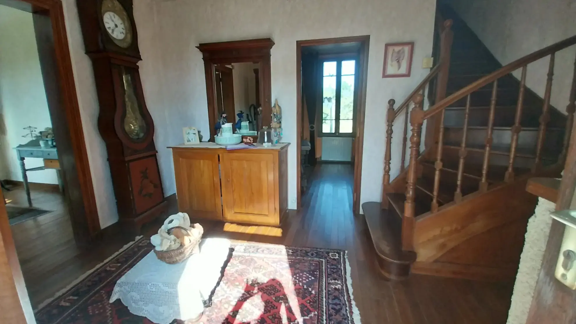 Belle maison en pierre avec piscine sur 2 hectares à Razac-sur-l'Isle 