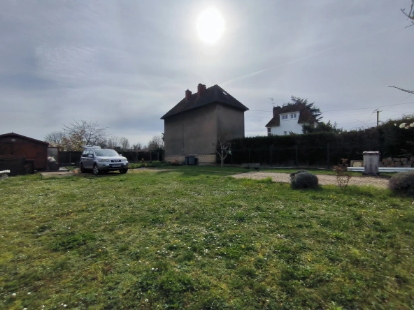 Terrain constructible à Saint Aubin Les Elbeuf en Normandie - 506 m²
