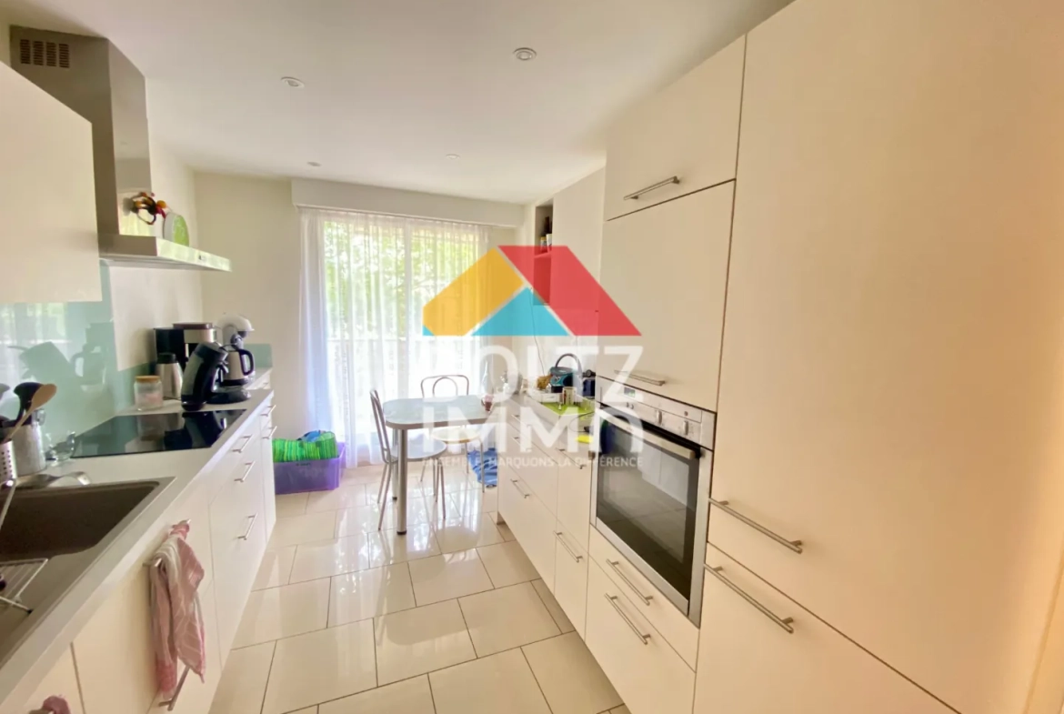 Bel appartement de 110 m² avec terrasse et balcon dans le quartier des Aviateurs à Sélestat 