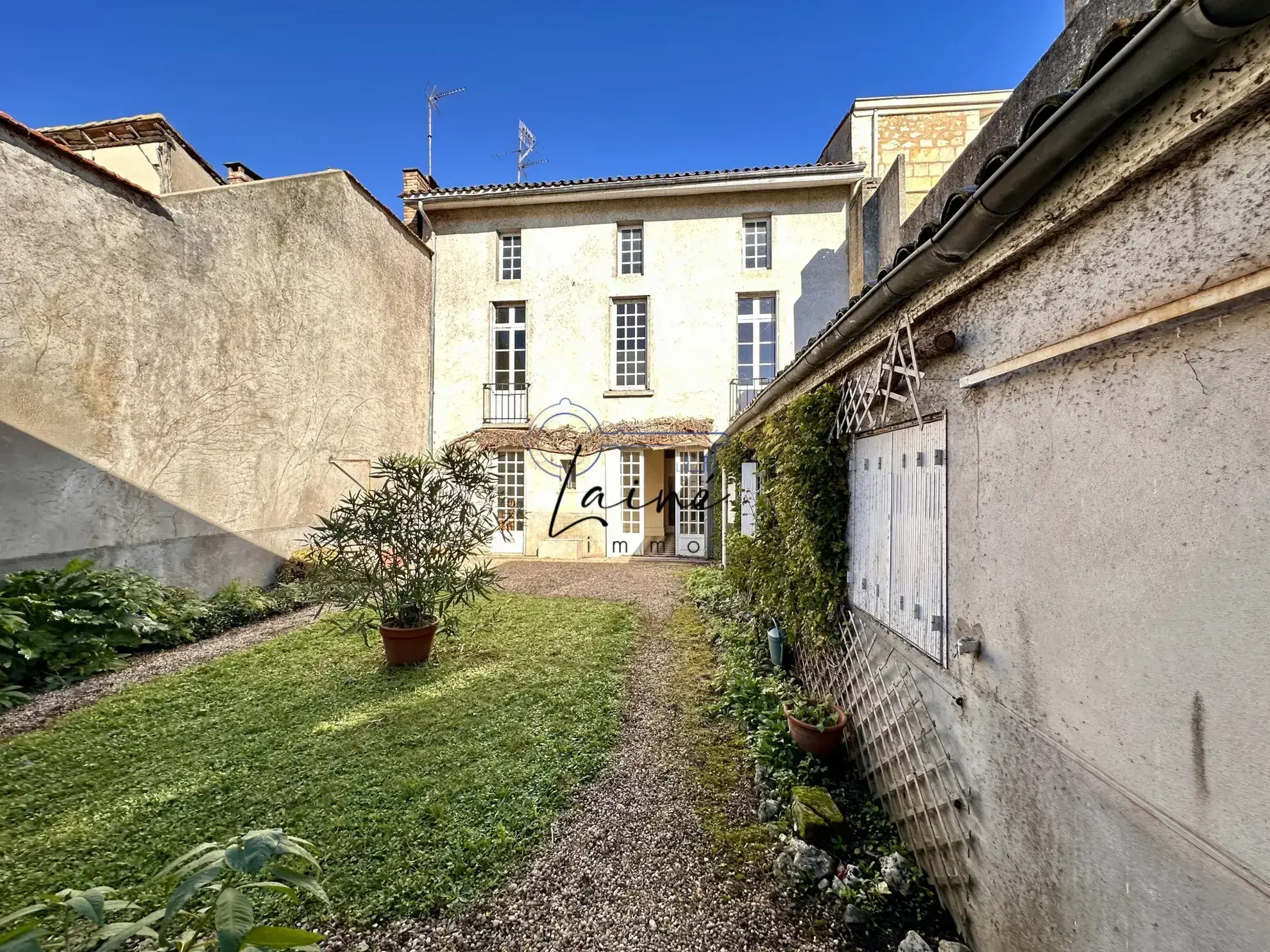 Maison en pierre avec jardin de 90 m² à Sainte-Foy-la-Grande 