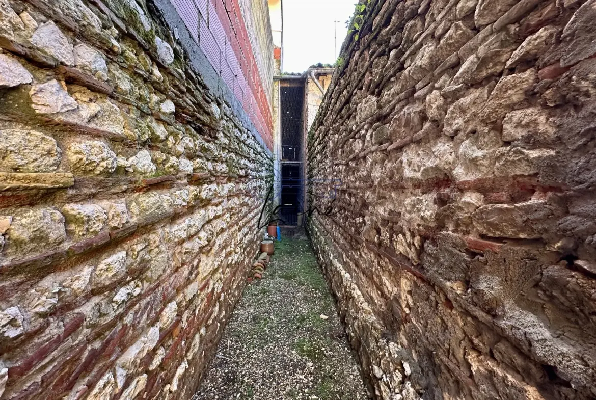 Maison en pierre avec jardin de 90 m² à Sainte-Foy-la-Grande 