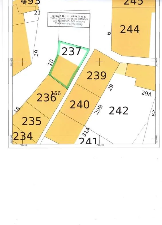 À vendre maison à rénover à Varzy avec garage et cour attenante 