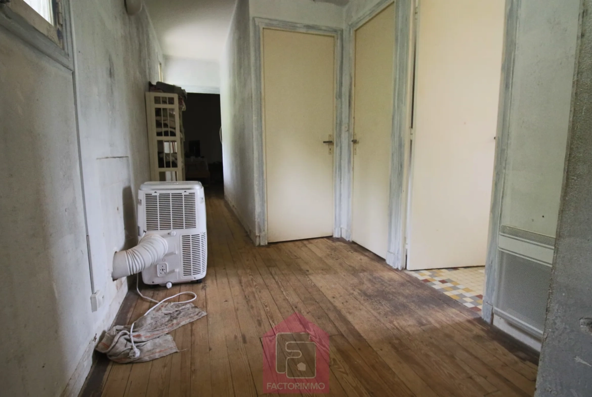 Maison à rénover avec grand terrain à Prayssac proche Puy-l'Évêque 
