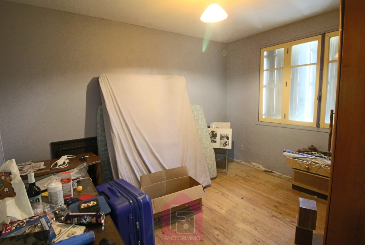 Maison à rénover avec grand terrain à Prayssac proche Puy-l'Évêque 