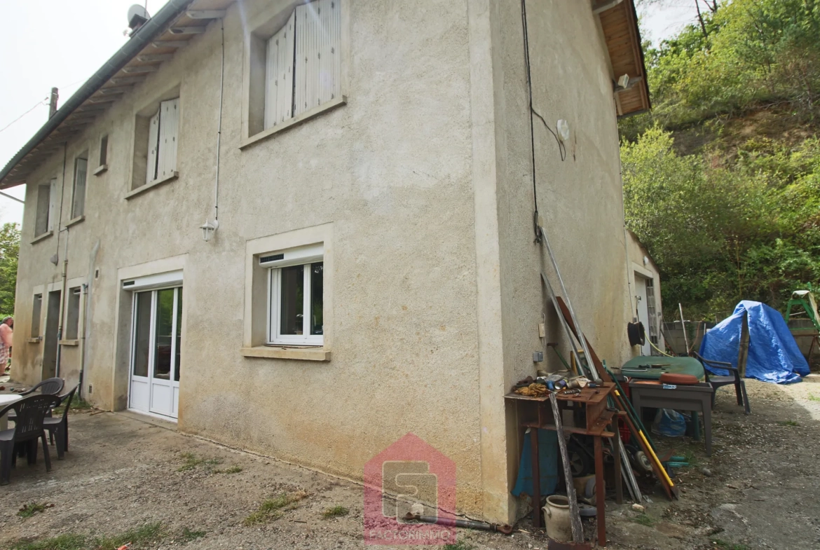Maison à rénover avec grand terrain à Prayssac proche Puy-l'Évêque 