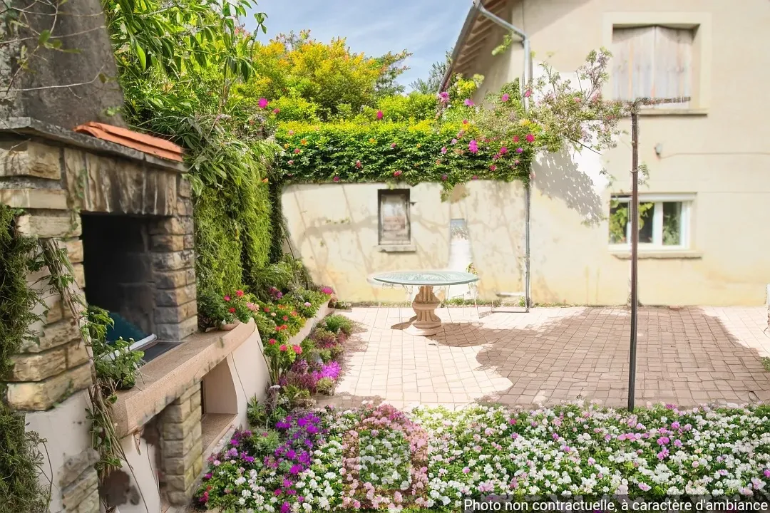 Maison à rénover avec grand terrain à Prayssac proche Puy-l'Évêque 