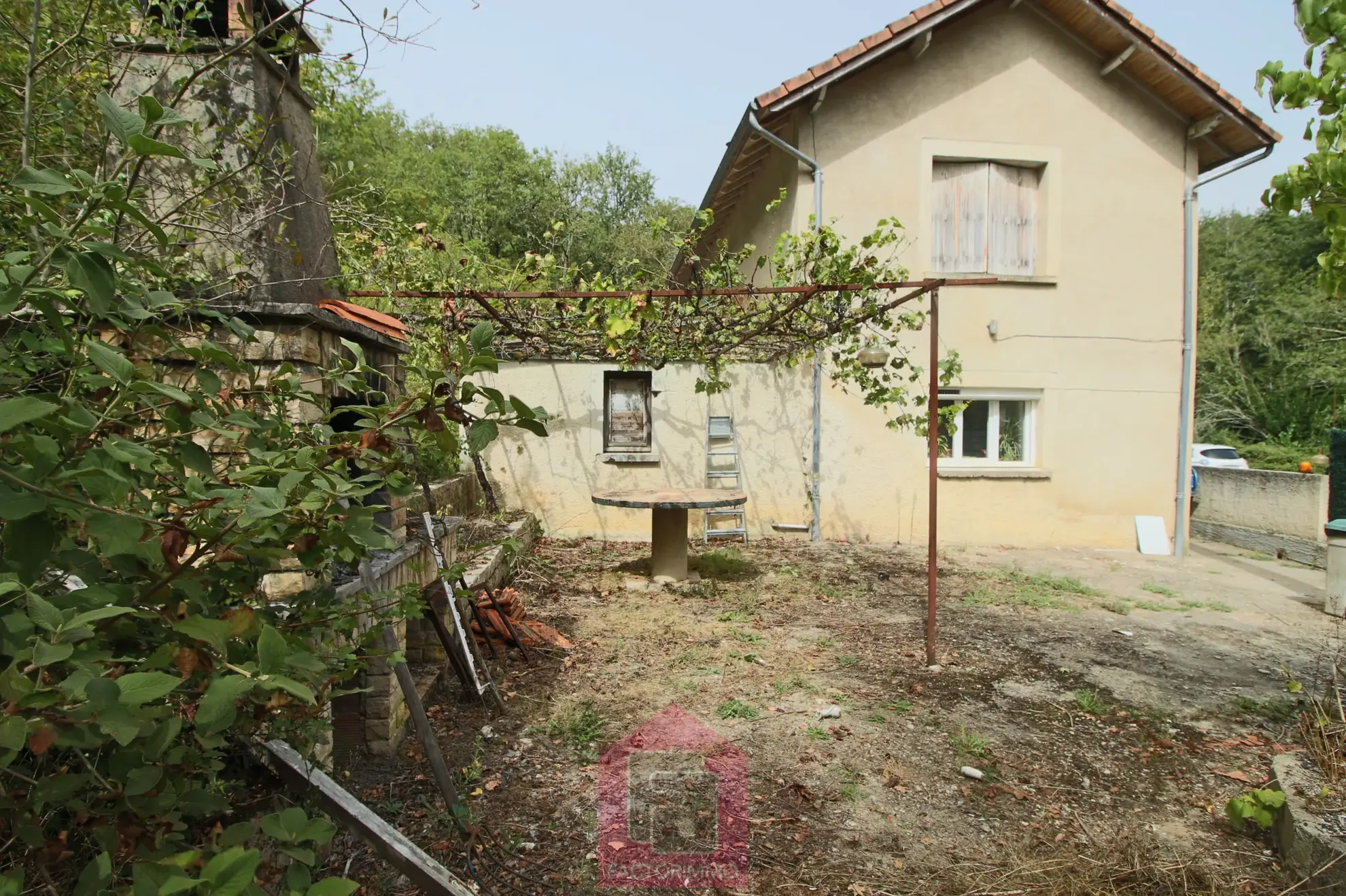 Maison à rénover avec grand terrain à Prayssac proche Puy-l'Évêque 