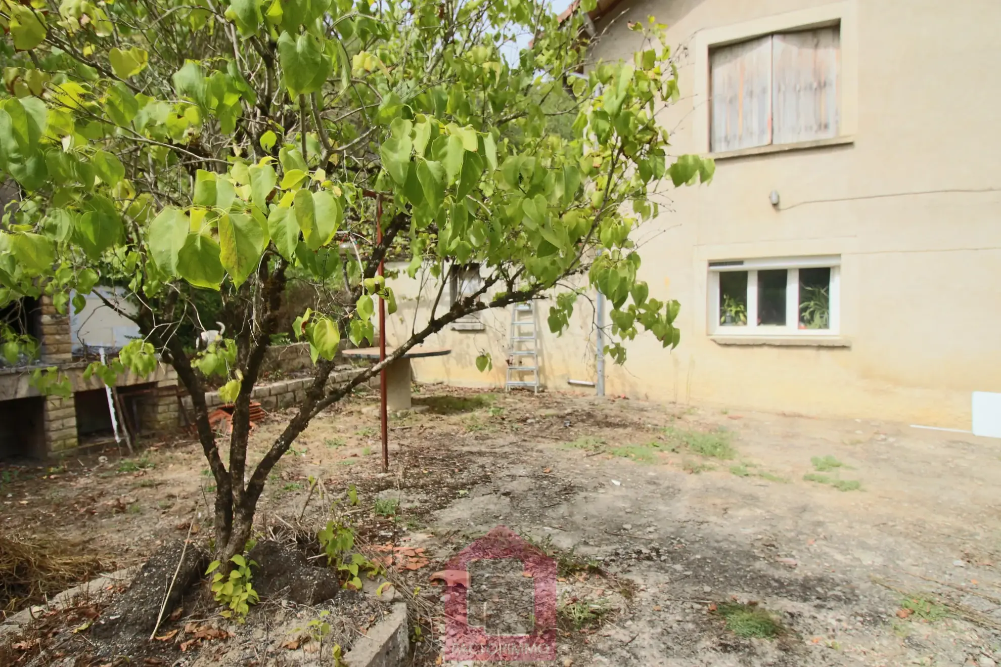 Maison à rénover avec grand terrain à Prayssac proche Puy-l'Évêque 