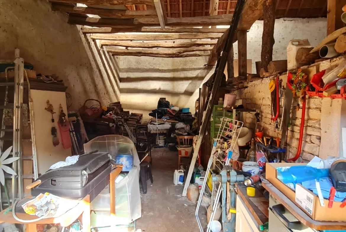 Maison à vendre avec deux habitations, dépendances et jardins près de Clamecy en Bourgogne Nord 