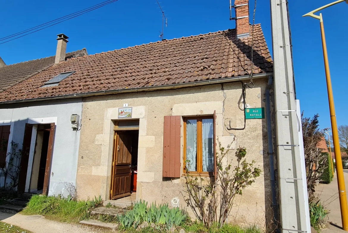 Maison à vendre avec deux habitations, dépendances et jardins près de Clamecy en Bourgogne Nord 