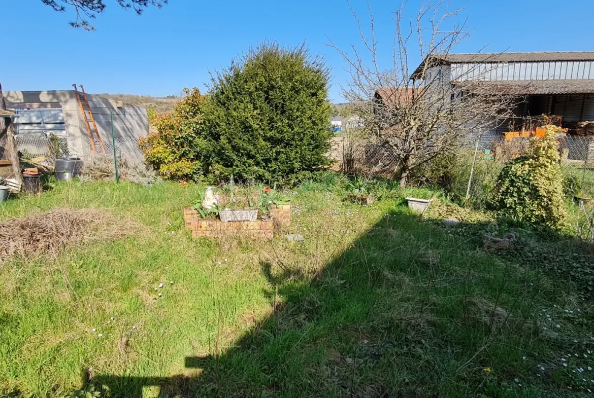 Maison à vendre avec deux habitations, dépendances et jardins près de Clamecy en Bourgogne Nord 