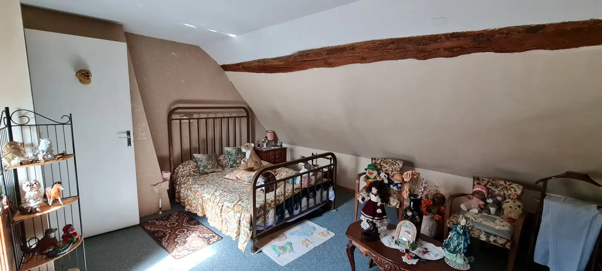 Maison à vendre avec deux habitations, dépendances et jardins près de Clamecy en Bourgogne Nord 