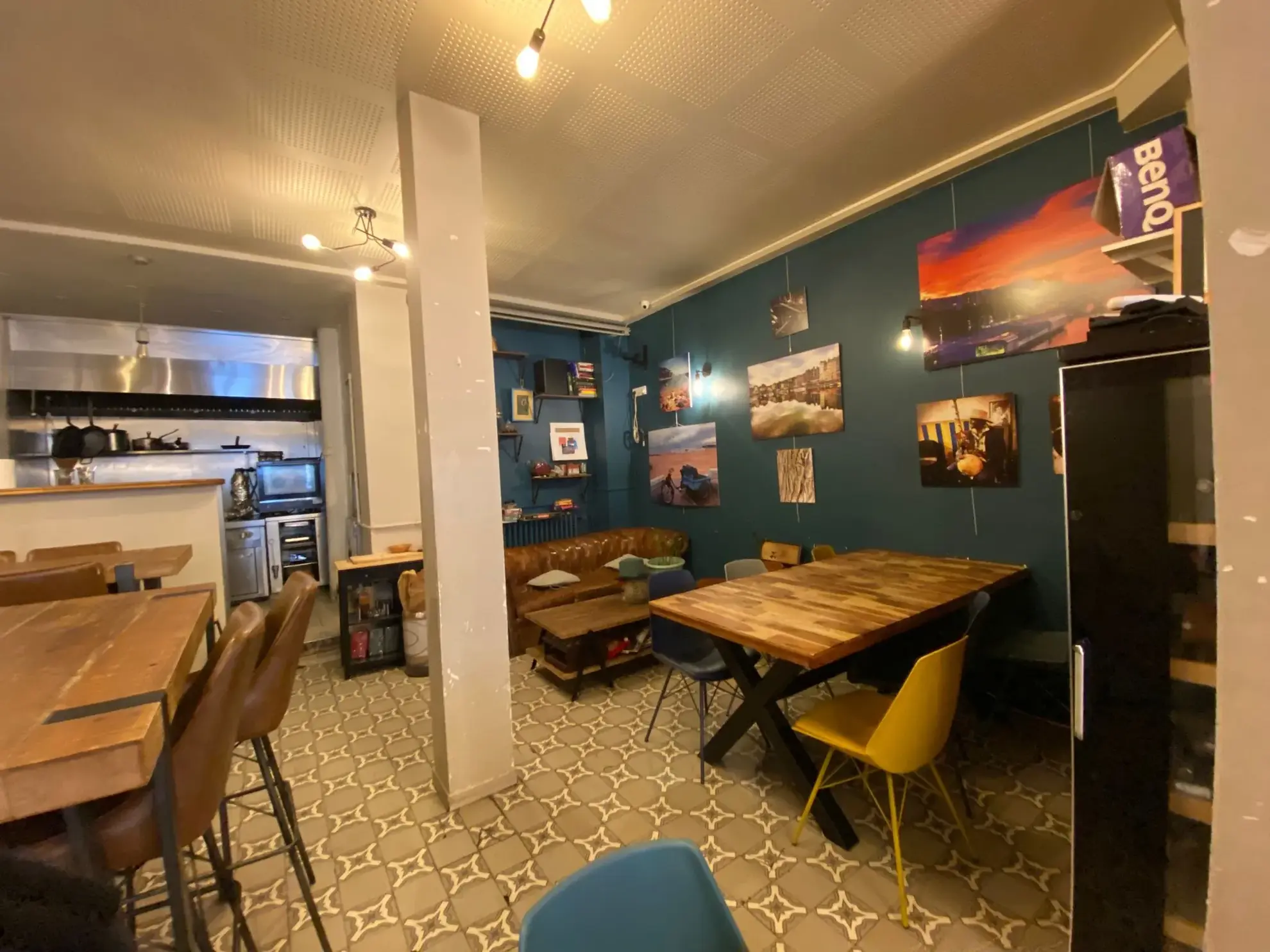Fonds de commerce de 101m² avec studio dans le 18ème de Paris – Emplacement idéal 