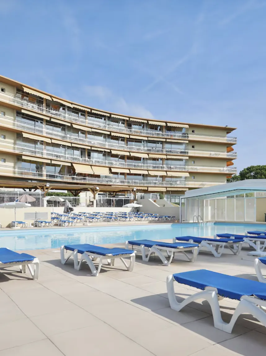 Investissement immobilier rentabilité 6 % - Studio en bail commercial à Saint-Laurent-du-Var 