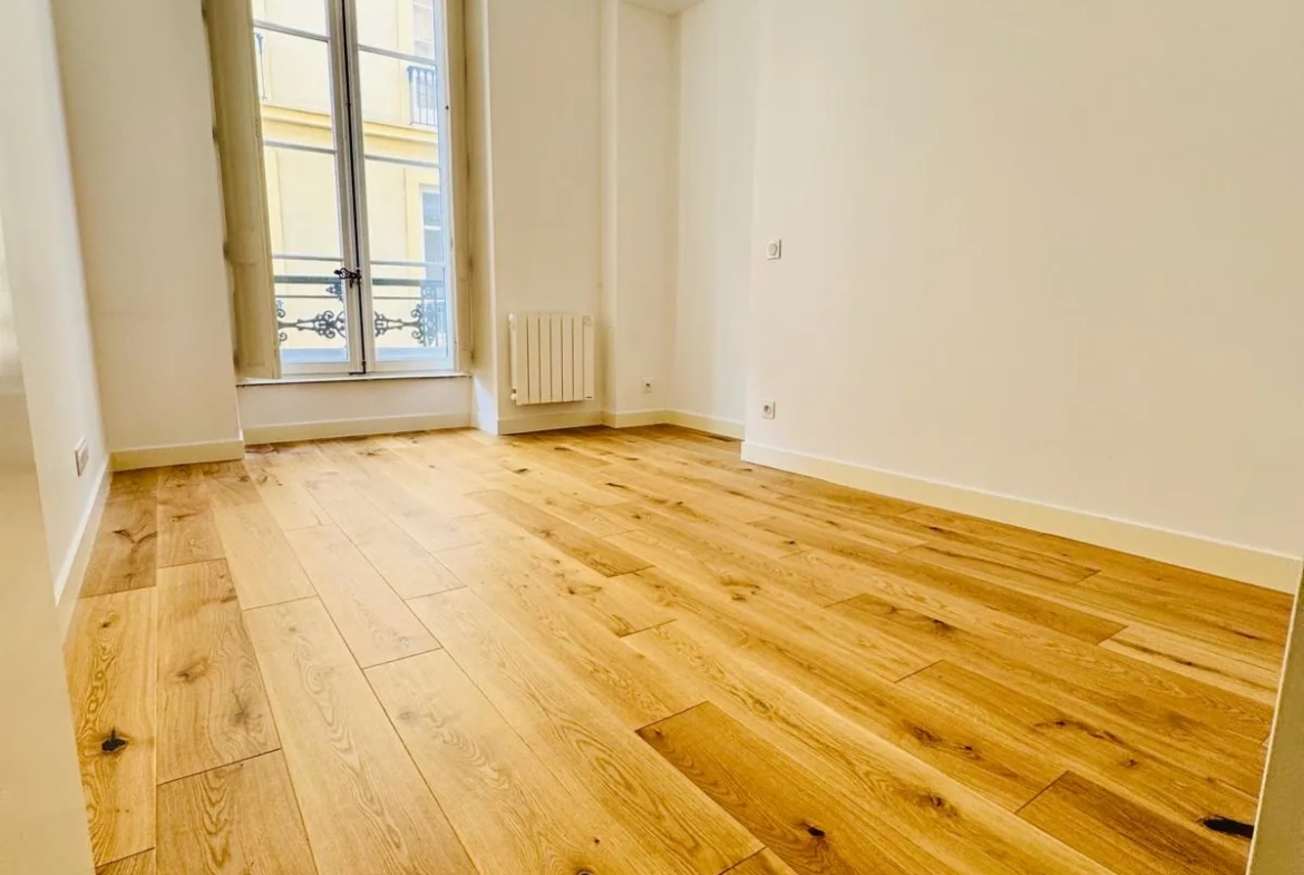 Appartement T2 rénové au cœur de Grenoble, proche tram et parking à saisir 
