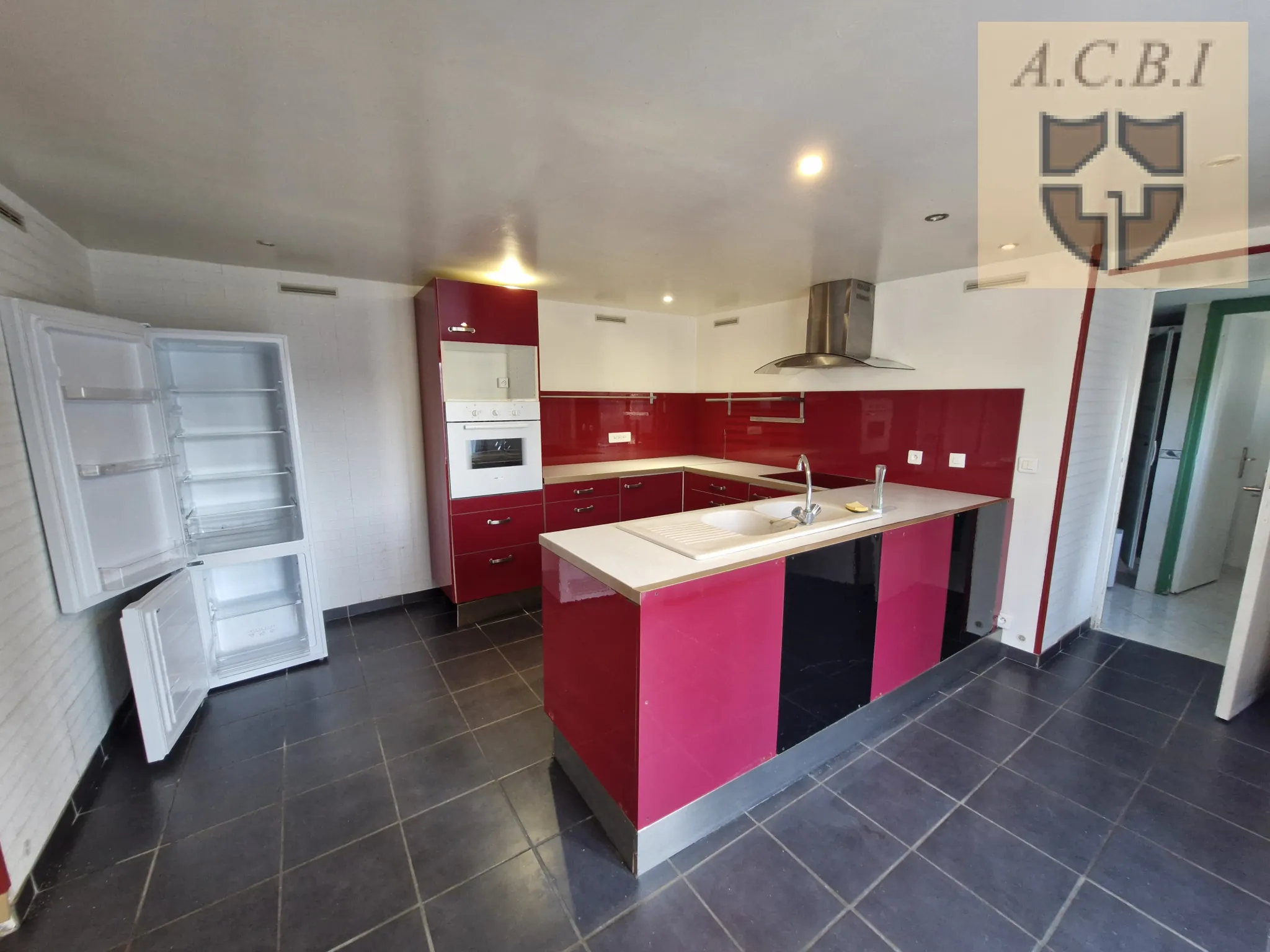 Belle maison de village à Morée avec garage, terrasses et grand terrain de 1200 m² 