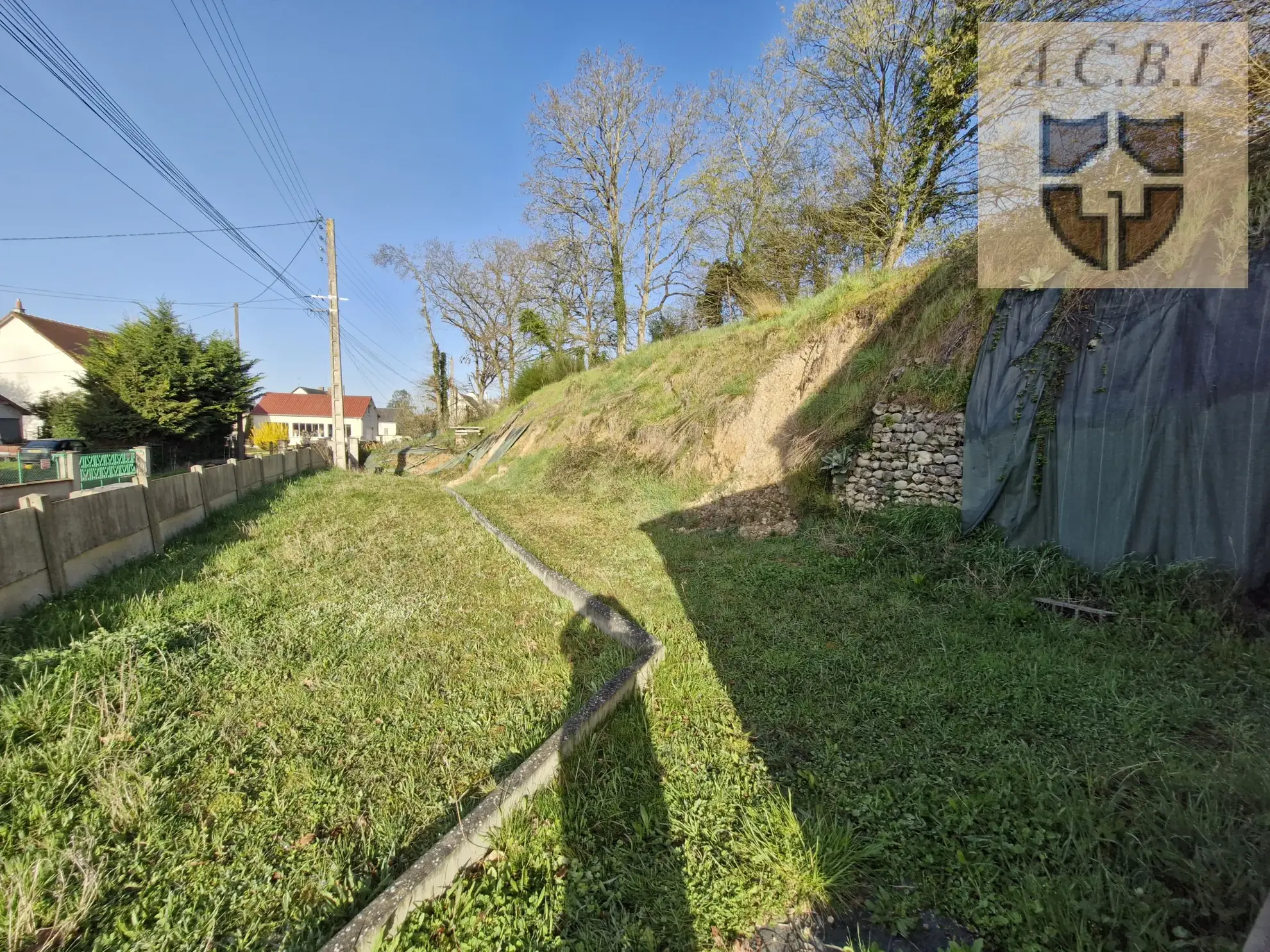 Belle maison de village à Morée avec garage, terrasses et grand terrain de 1200 m² 