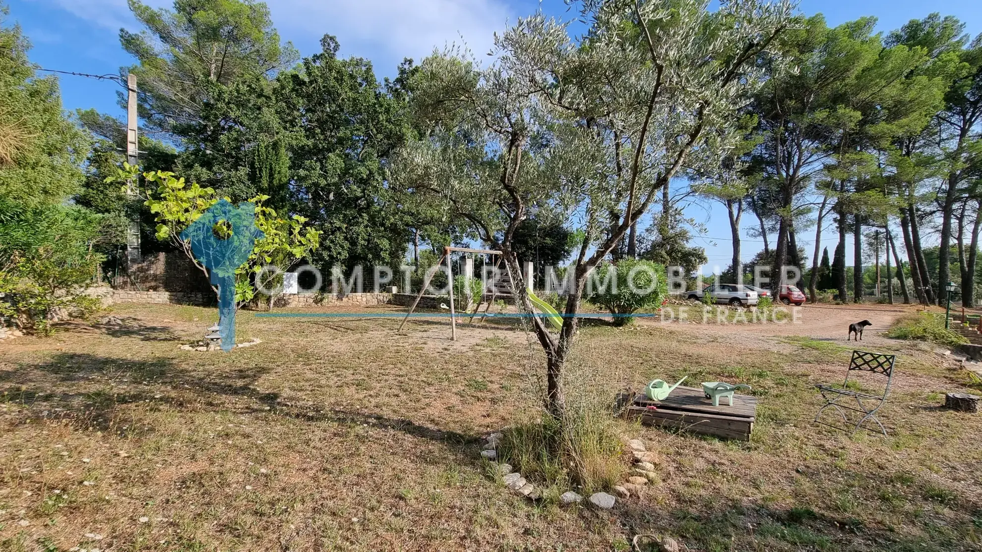 Terrain constructible de 900 m² à vendre à Flayosc dans un quartier résidentiel calme 