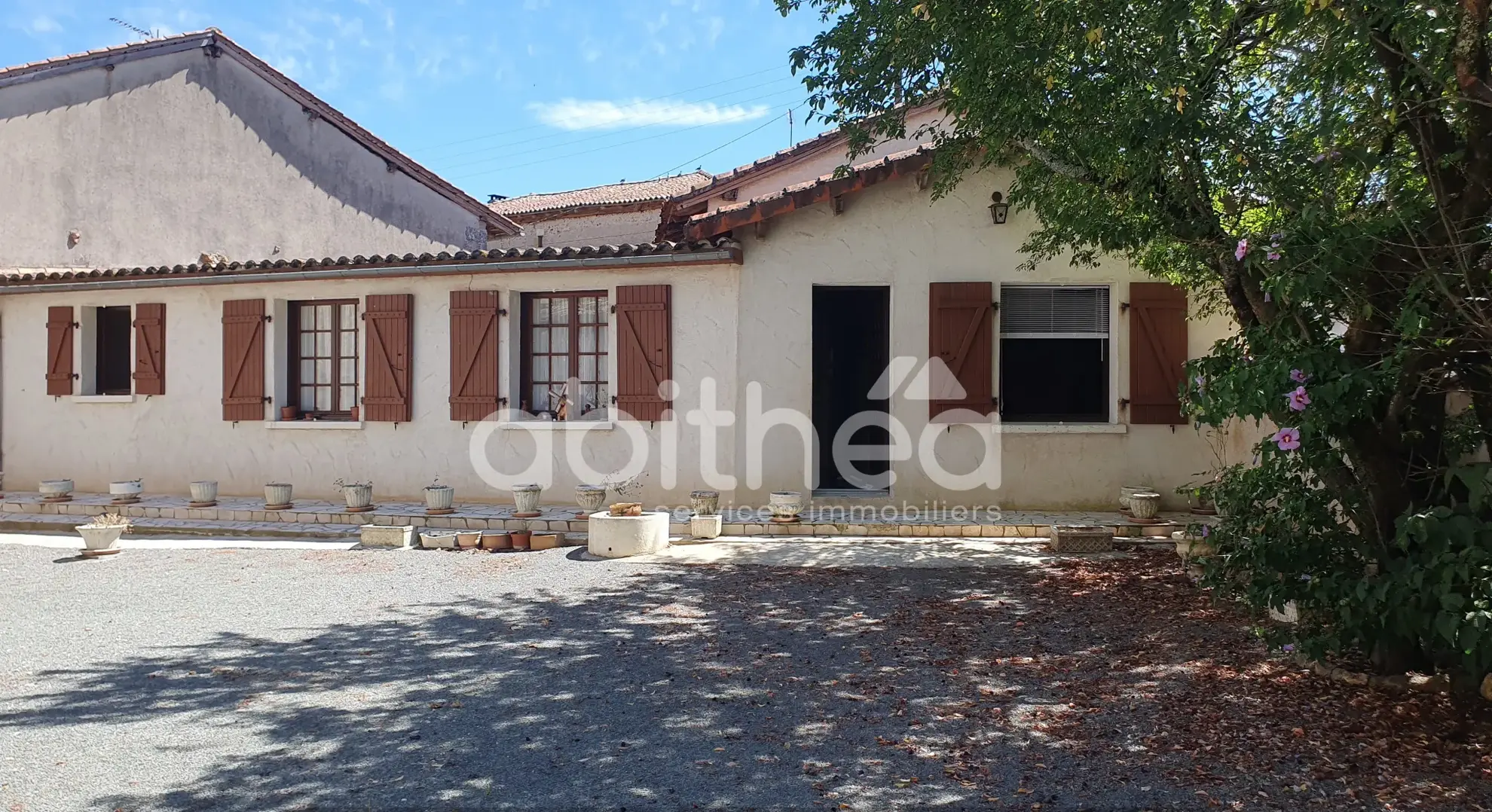 Maison de campagne de 119 m² avec terrain à Suaux (16260) 