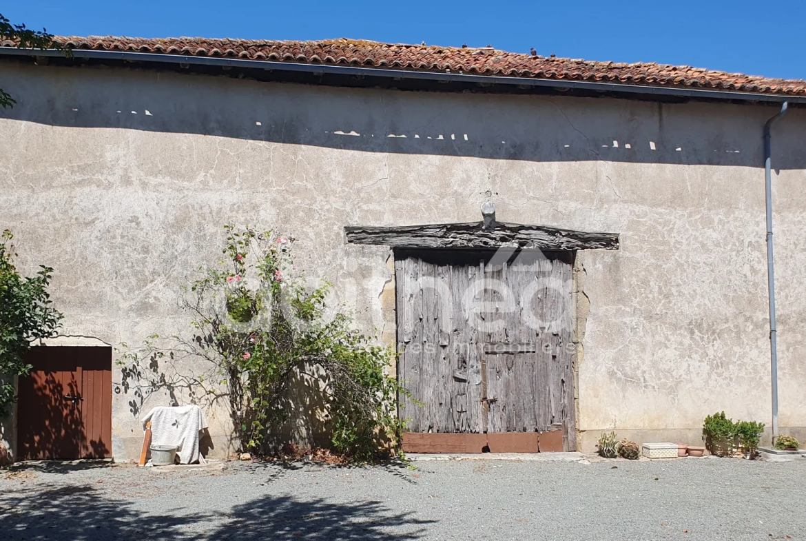 Maison de campagne de 119 m² avec terrain à Suaux (16260) 