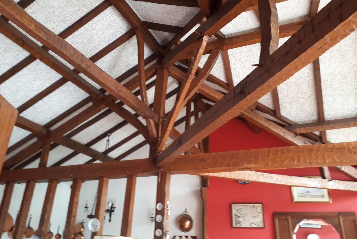 Maison de 166 m² avec jardin arboré et garage à Chatellerault 