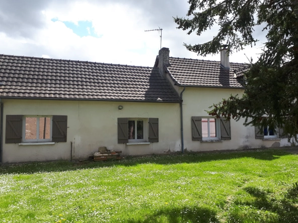 Splendide maison avec étang et grand terrain à Les Ormes