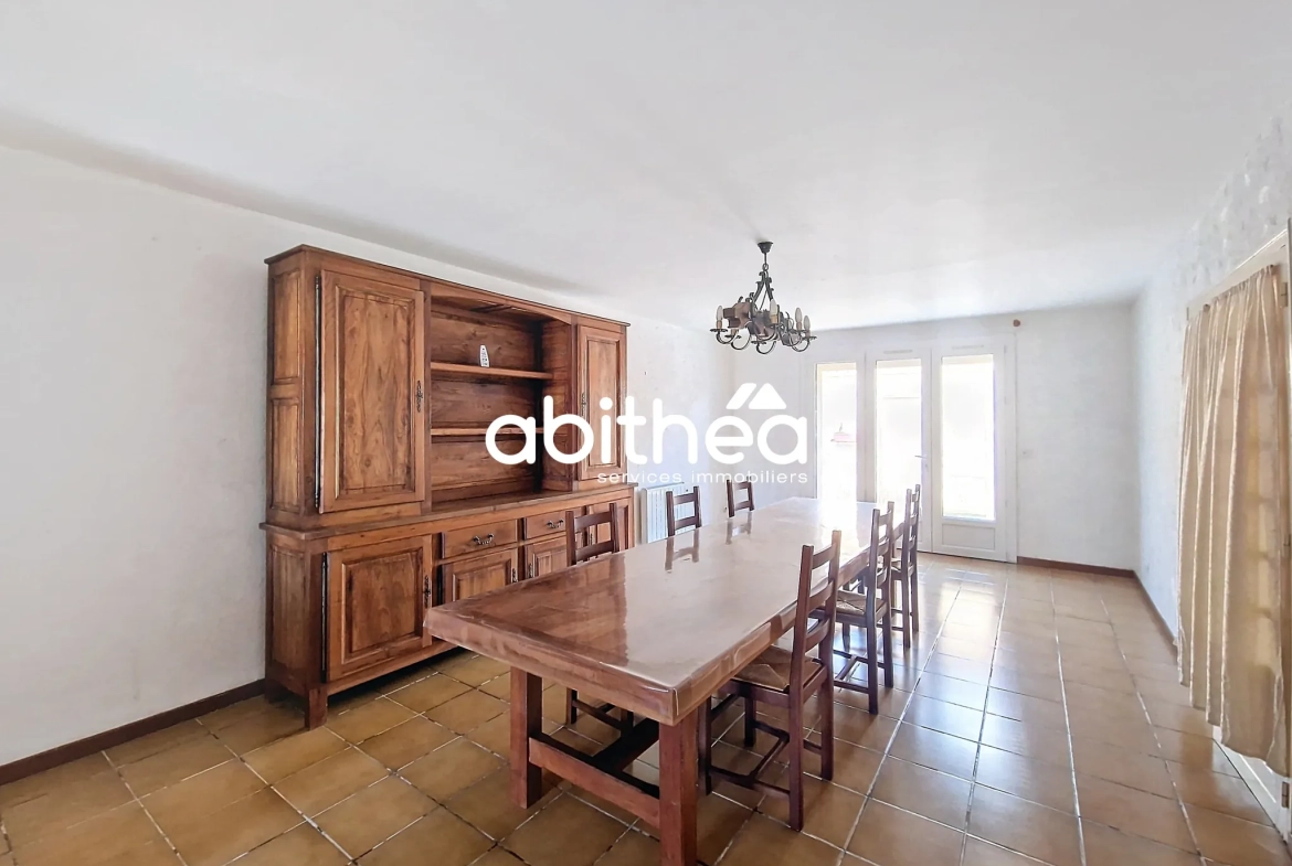 Ensemble immobilier de deux maisons à Sousmoulins en Charente-Maritime 
