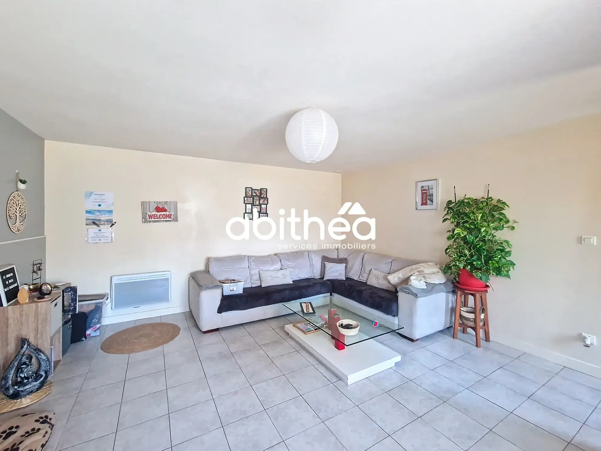 Ensemble immobilier de deux maisons à Sousmoulins en Charente-Maritime 