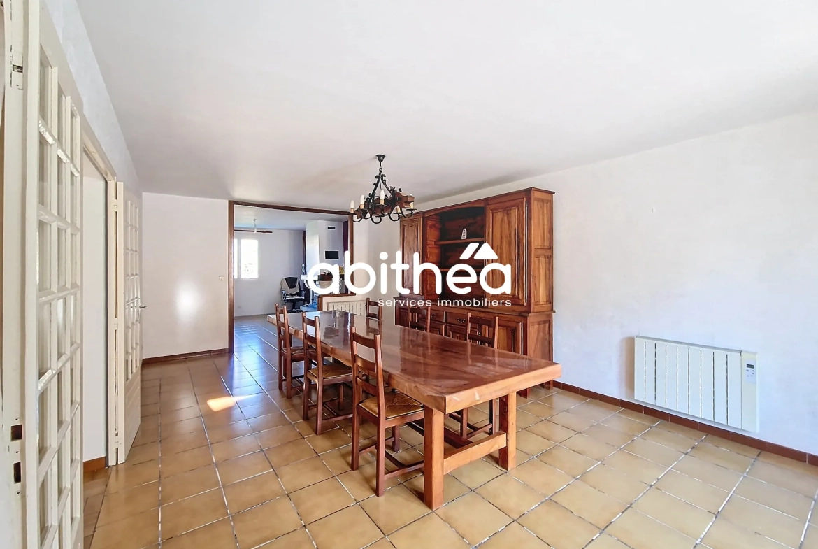 Ensemble immobilier de deux maisons à Sousmoulins en Charente-Maritime 