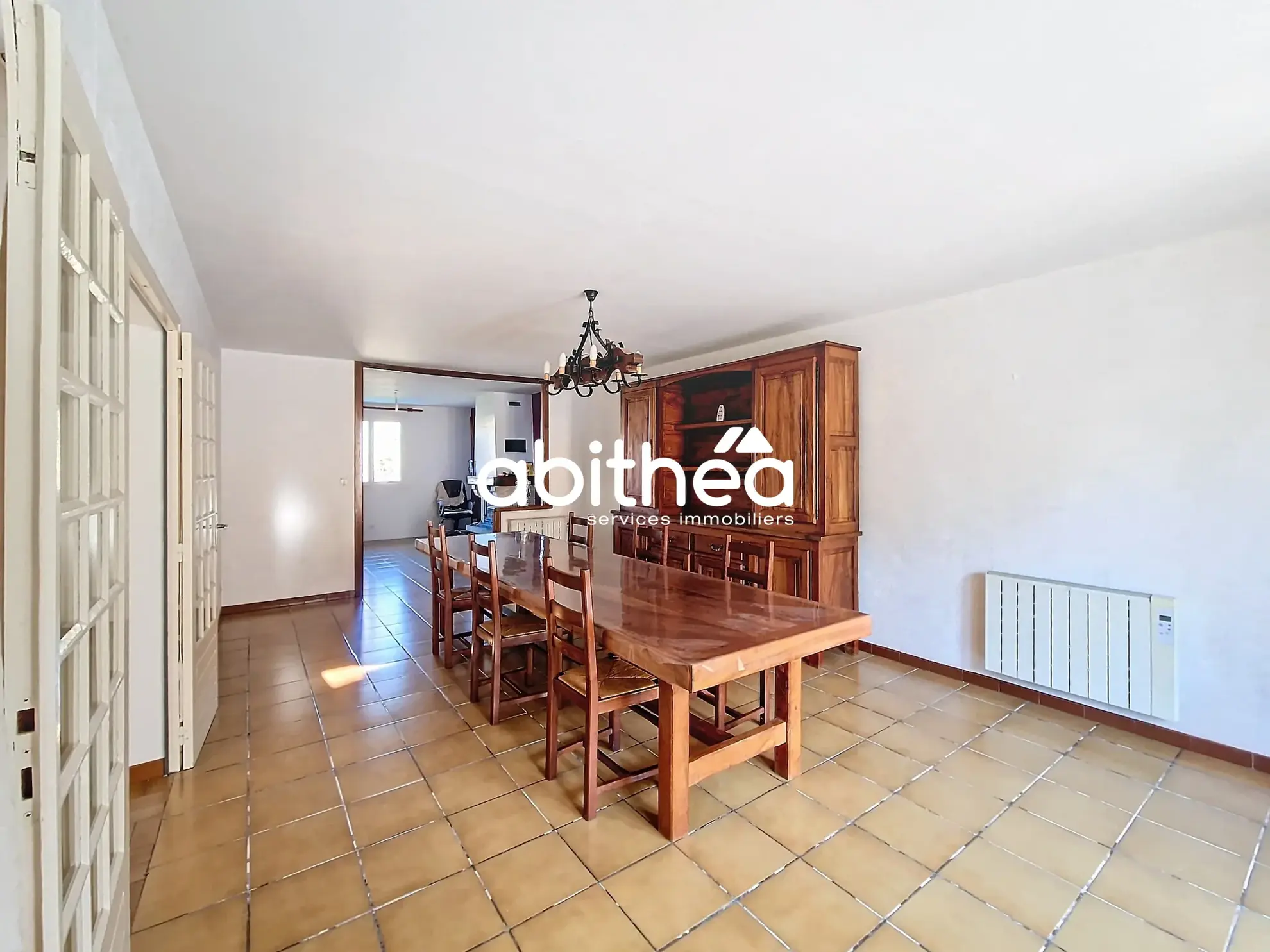Ensemble immobilier de deux maisons à Sousmoulins en Charente-Maritime 