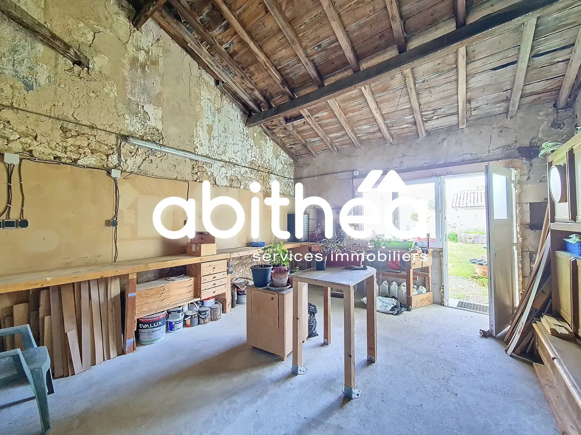 Maison ancienne de 140 m² avec jardin et garage à Saint-Fort sur Gironde 