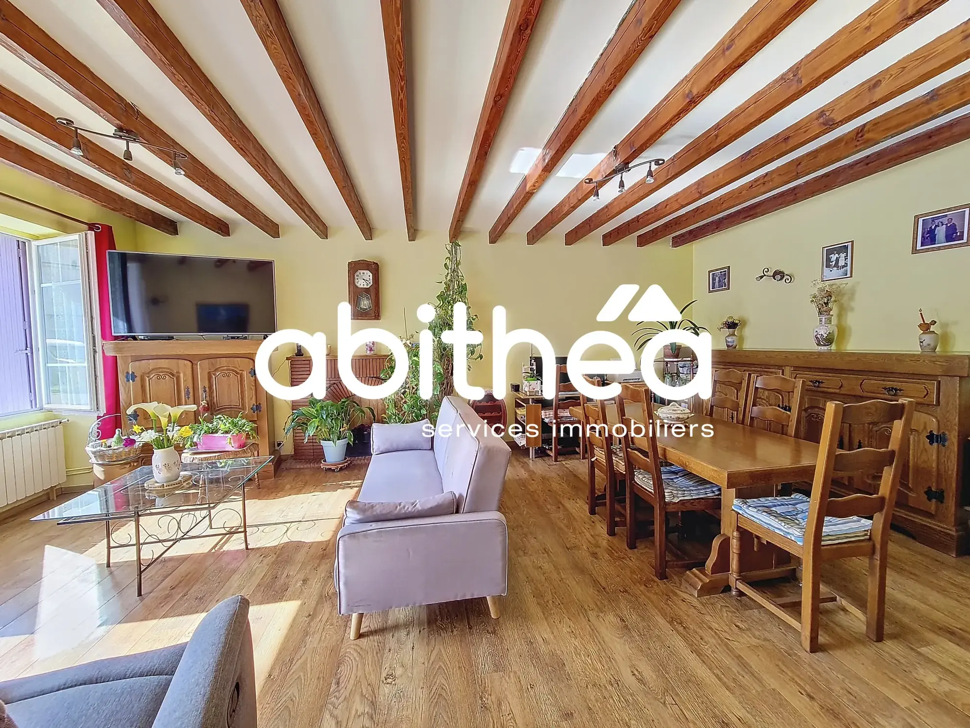 Maison ancienne de 140 m² avec jardin et garage à Saint-Fort sur Gironde 