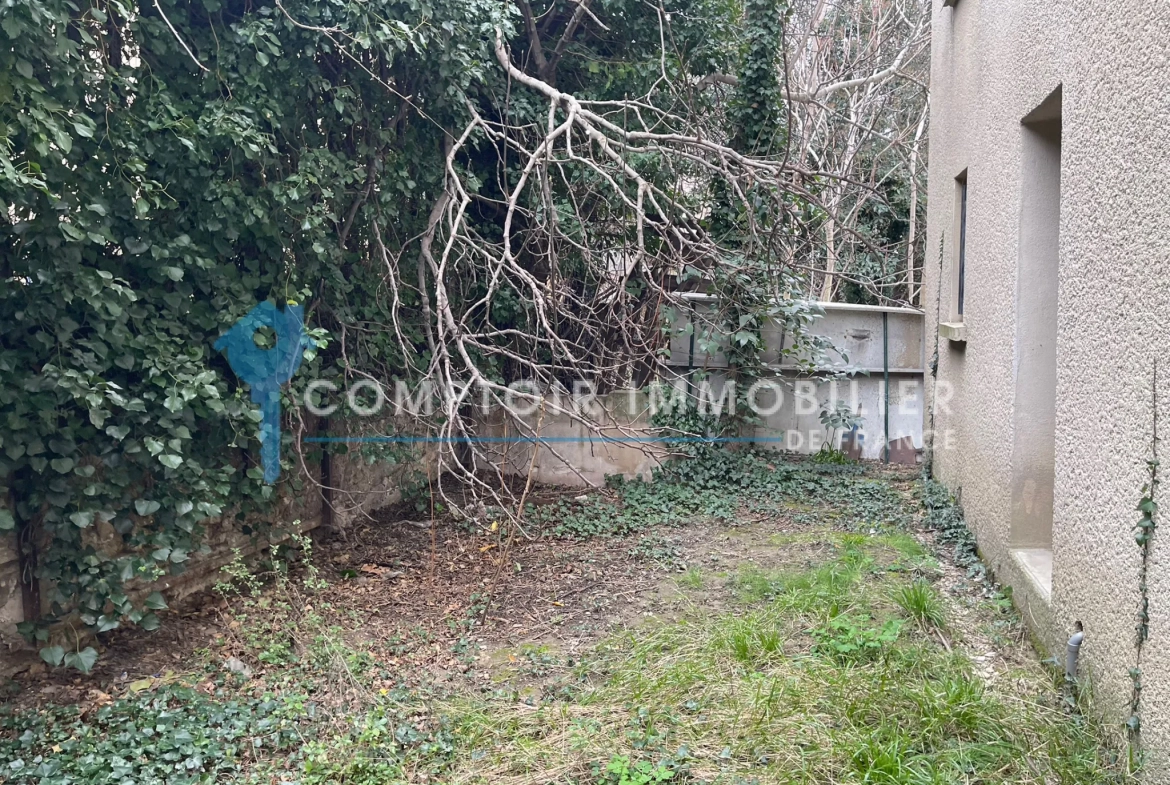 Maison avec Deux Appartements Indépendants à Cavaignon - Opportunité d'Investissement 