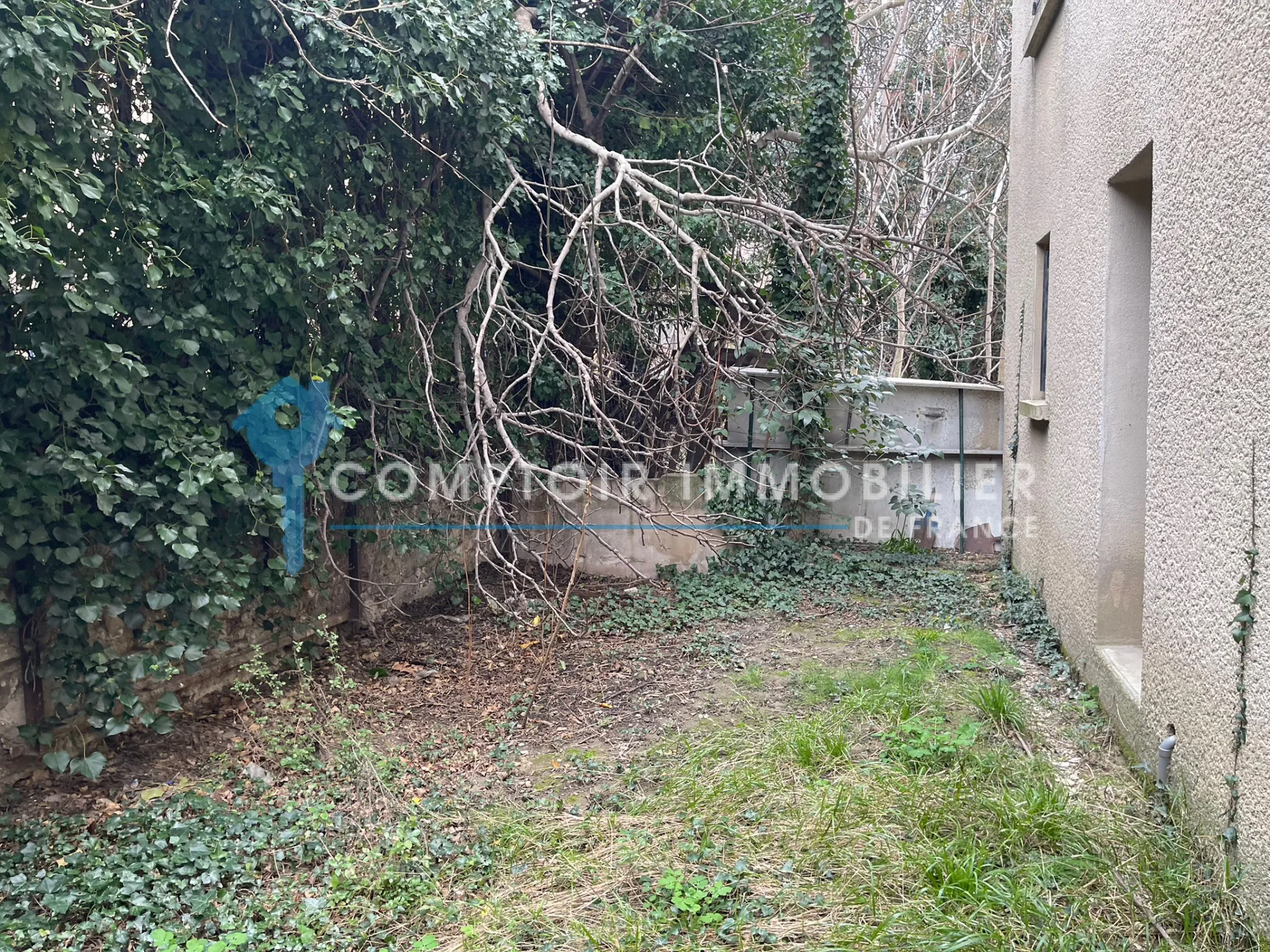 Maison avec Deux Appartements Indépendants à Cavaignon - Opportunité d'Investissement 