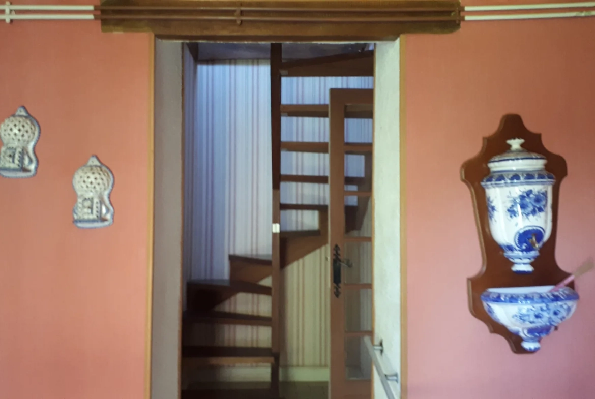 Charmante maison avec annexe et grand terrain à Les Ormes (86) 