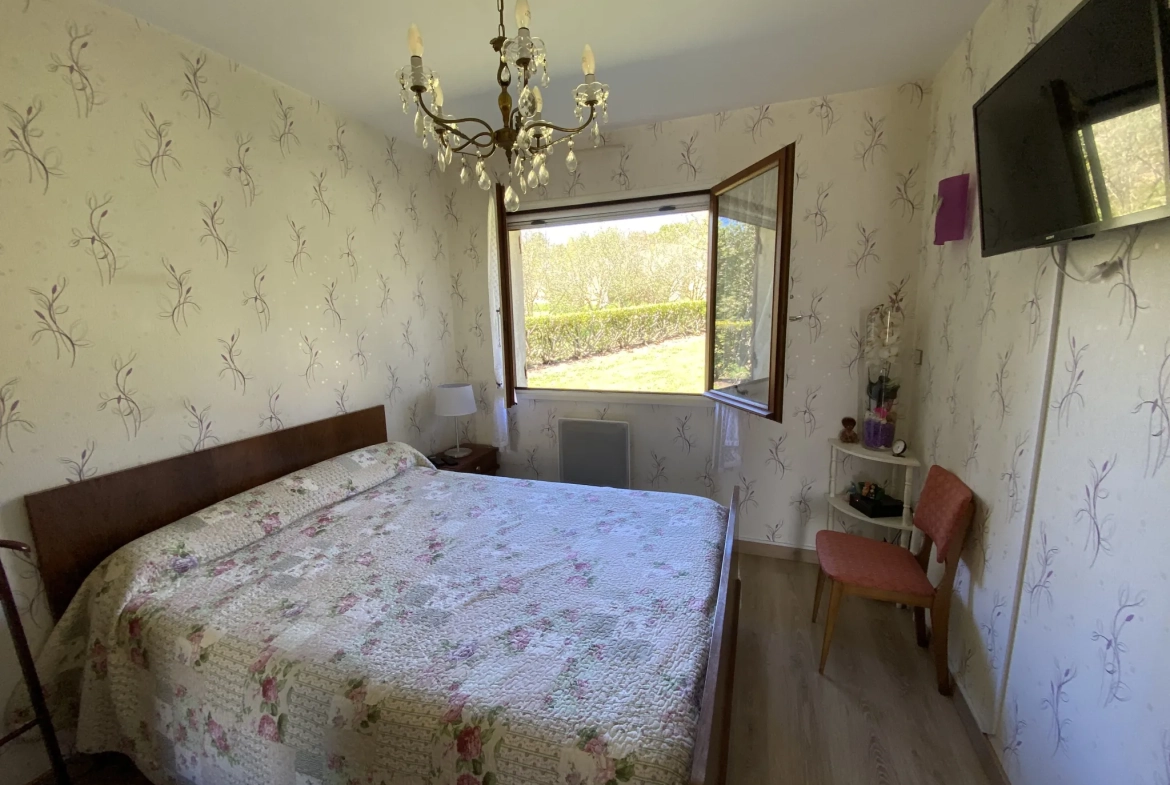 Maison familiale lumineuse à St Maixant, 4 chambres, terrasse, garage, parcelle arborée de 1300m² 