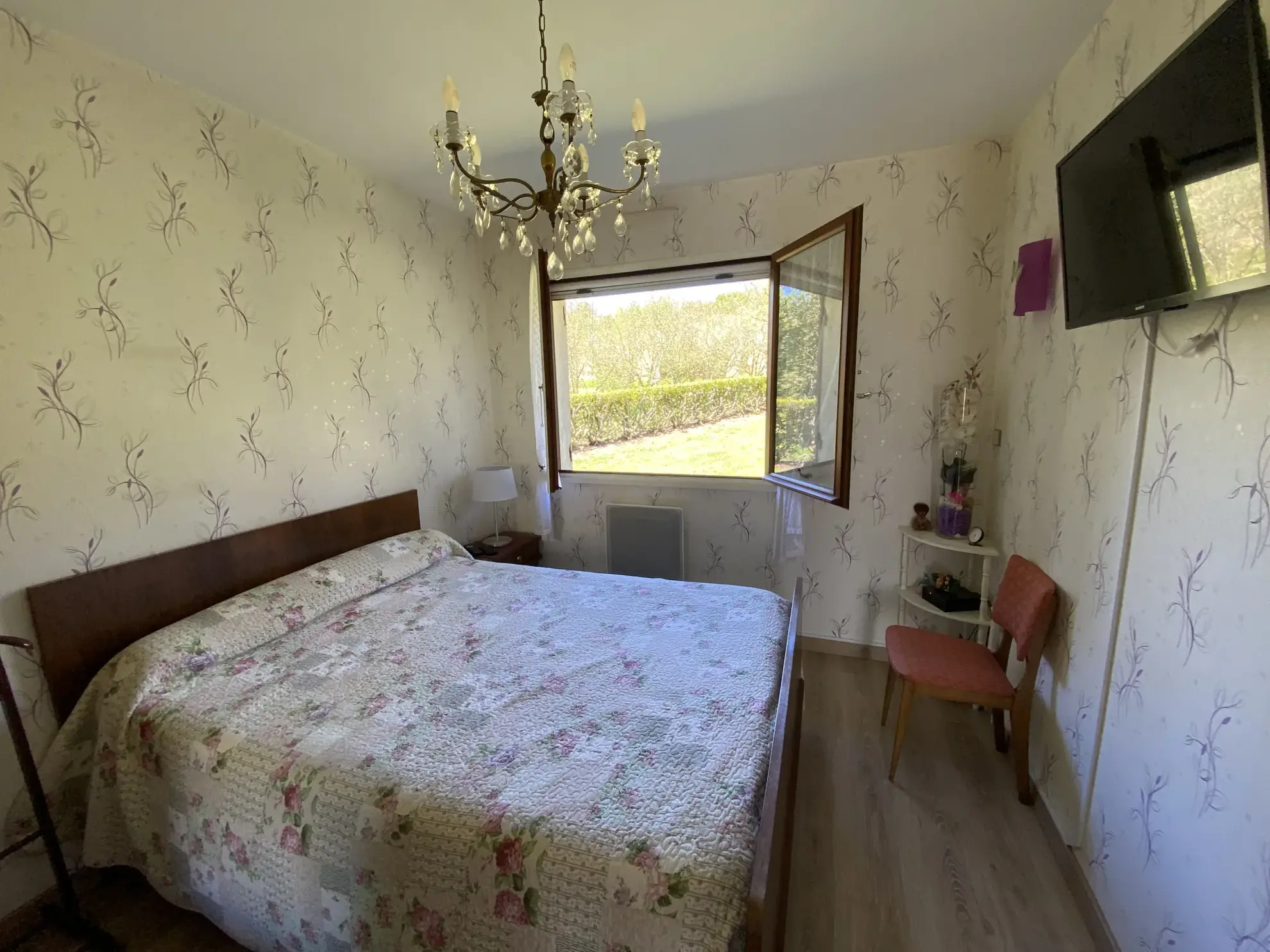 Maison familiale lumineuse à St Maixant, 4 chambres, terrasse, garage, parcelle arborée de 1300m² 