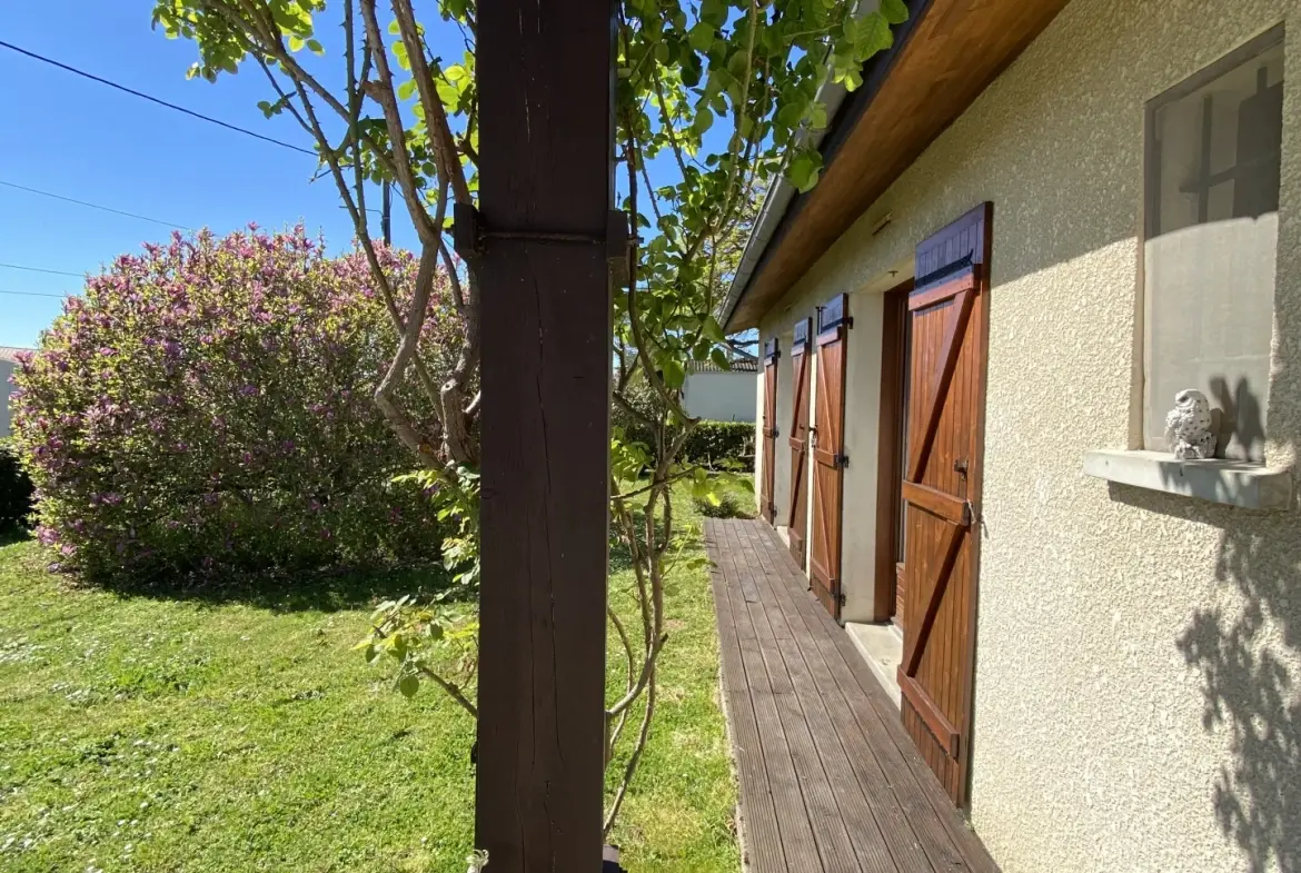Maison familiale lumineuse à St Maixant, 4 chambres, terrasse, garage, parcelle arborée de 1300m² 