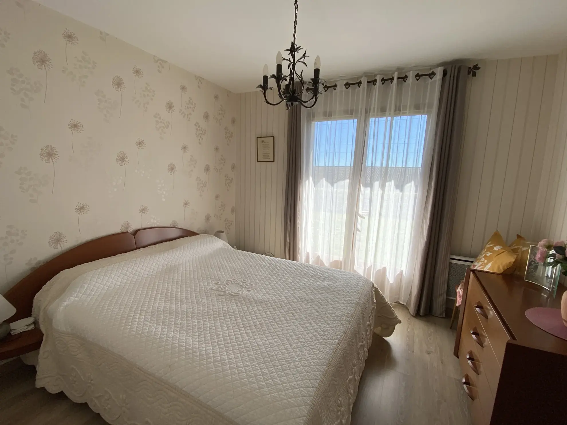 Maison familiale lumineuse à St Maixant, 4 chambres, terrasse, garage, parcelle arborée de 1300m² 
