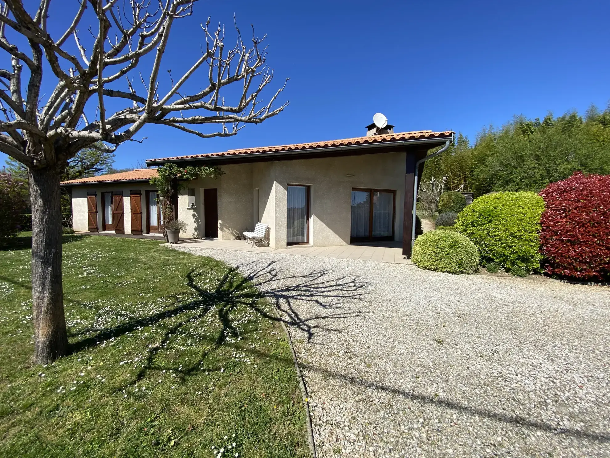 Maison familiale lumineuse à St Maixant, 4 chambres, terrasse, garage, parcelle arborée de 1300m² 