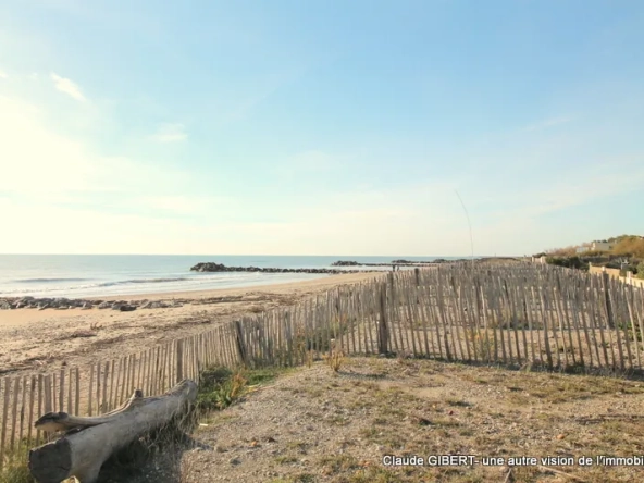 Maison de plage T3 à Frontignan avec jardin et stationnement, à 30 mètres de la mer
