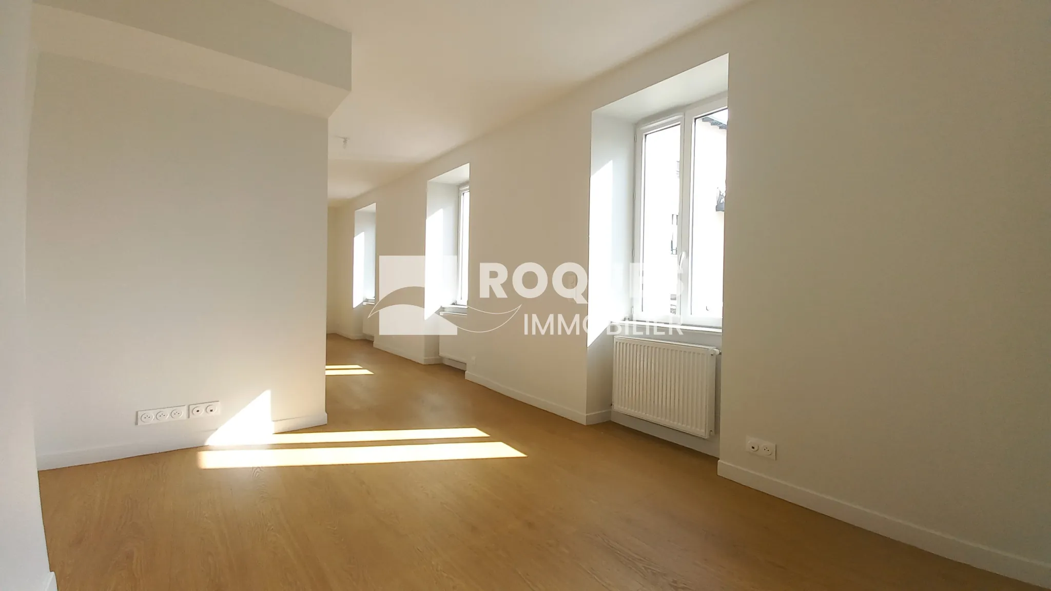 Appartement F3 rénové avec caves et galetas à Millau dans le secteur de la gare 