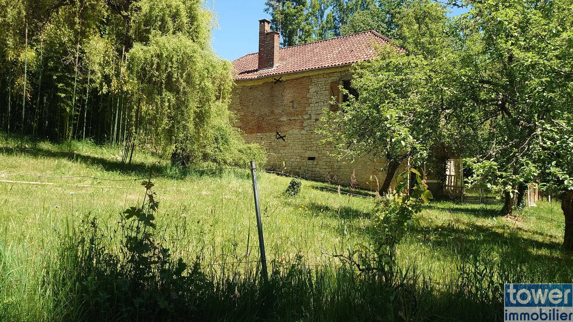 Charmante maison en pierre avec terrain fruitier à Boissières, proche Cahors 