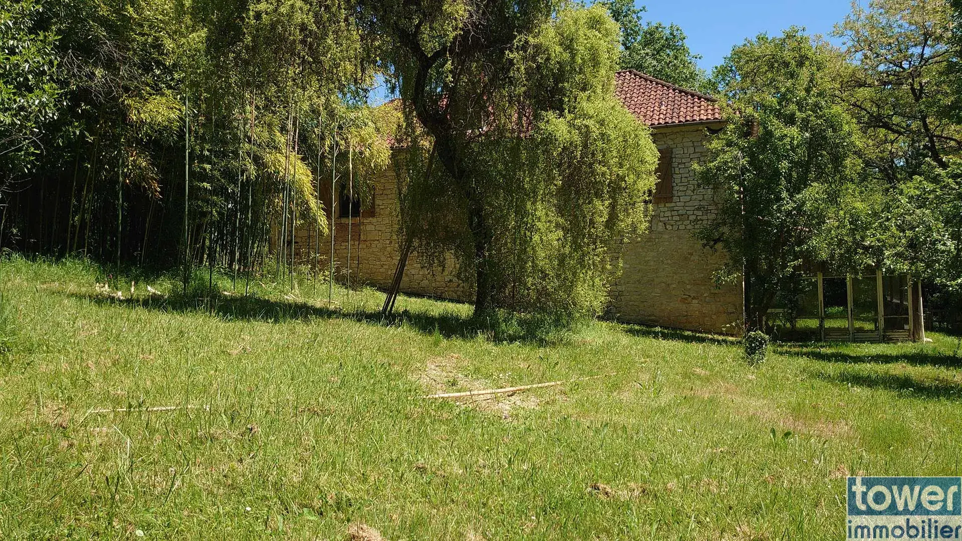Charmante maison en pierre avec terrain fruitier à Boissières, proche Cahors 