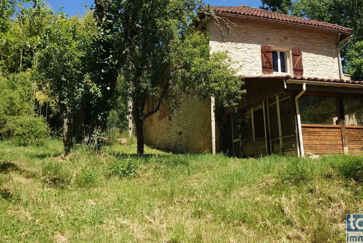 Charmante maison en pierre avec terrain fruitier à Boissières, proche Cahors 