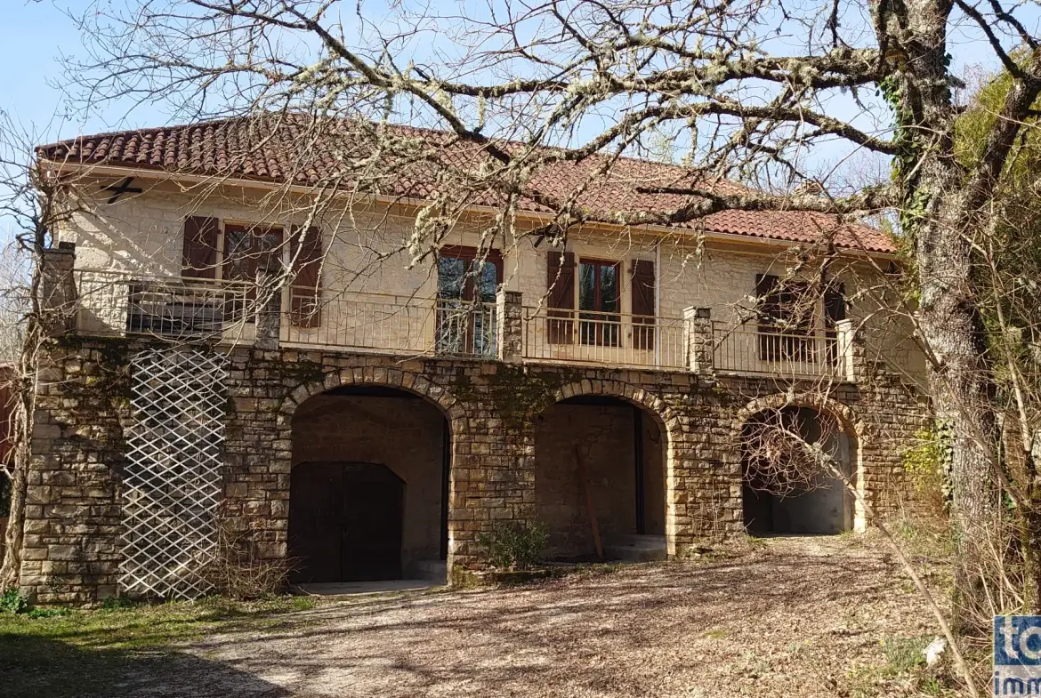 Charmante maison en pierre avec terrain fruitier à Boissières, proche Cahors 